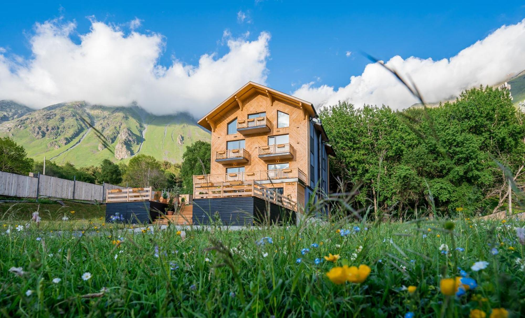 1740 Boutique Hotel Kazbegi Exterior photo