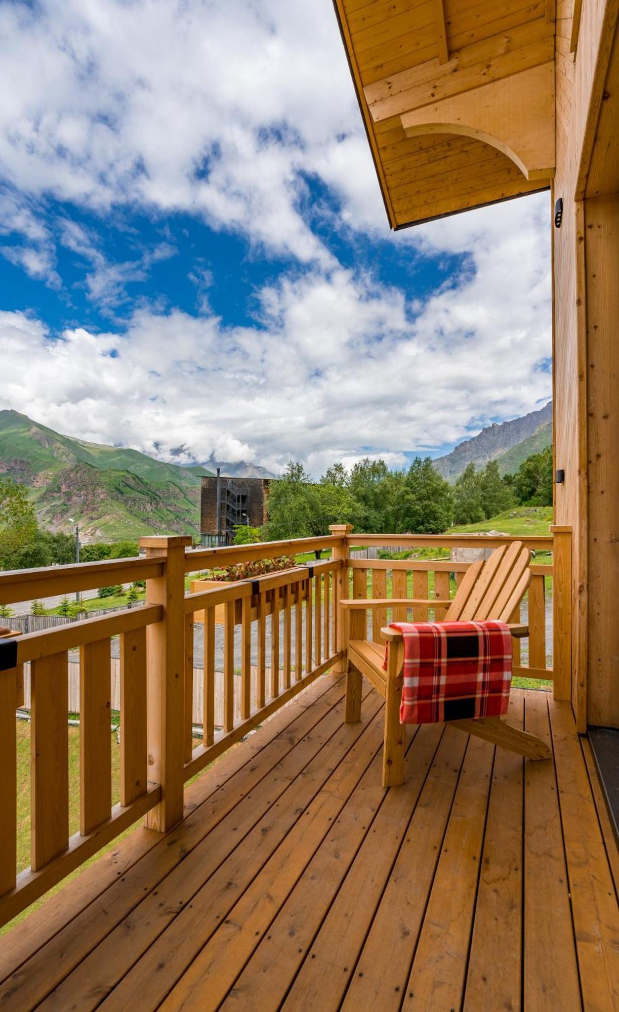 1740 Boutique Hotel Kazbegi Exterior photo